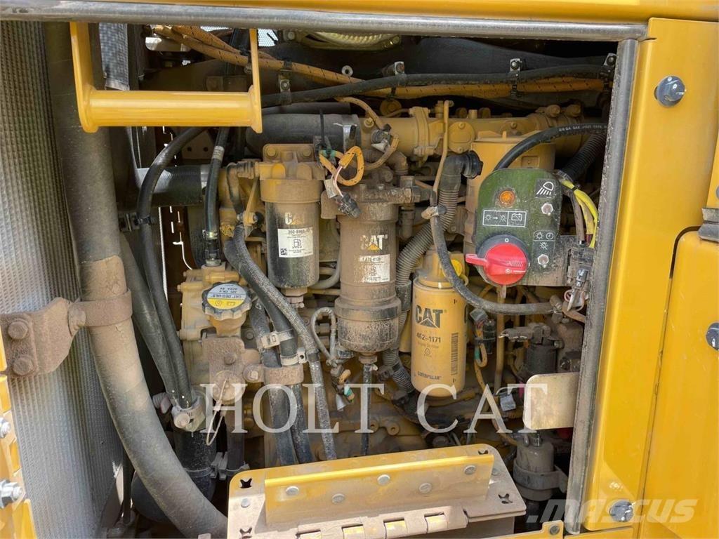 CAT 953 QC Larvebåndslæssere