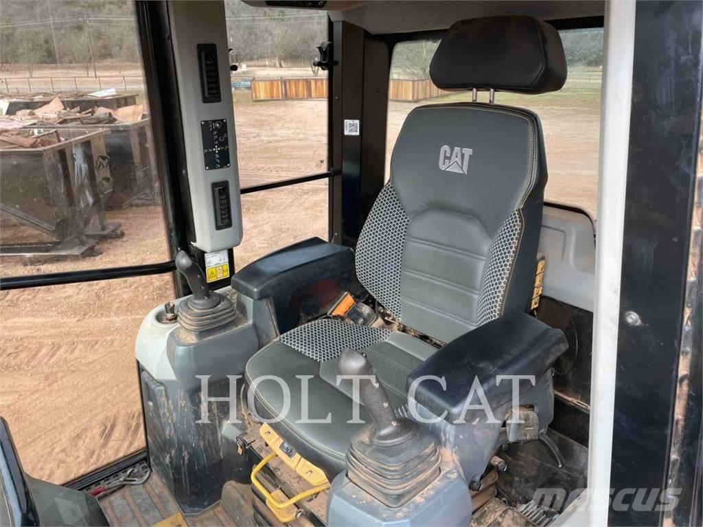 CAT 953 QC Larvebåndslæssere