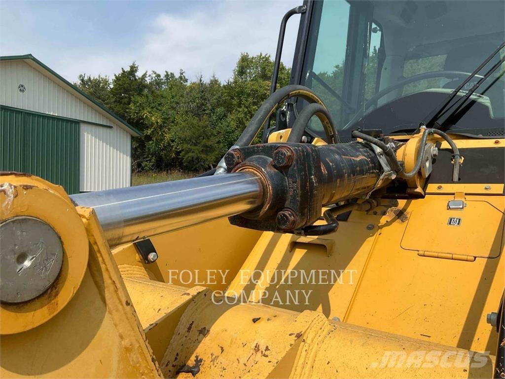 CAT 953D Larvebåndslæssere