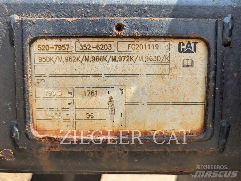 CAT 953KLGP Larvebåndslæssere