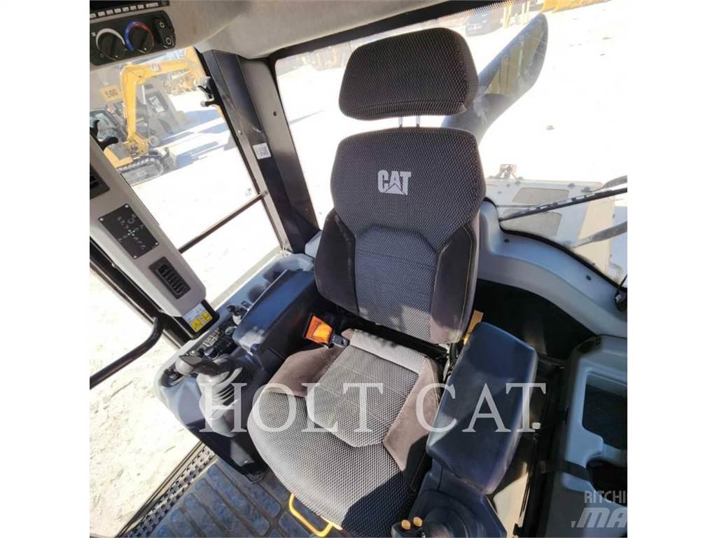 CAT 963 Larvebåndslæssere