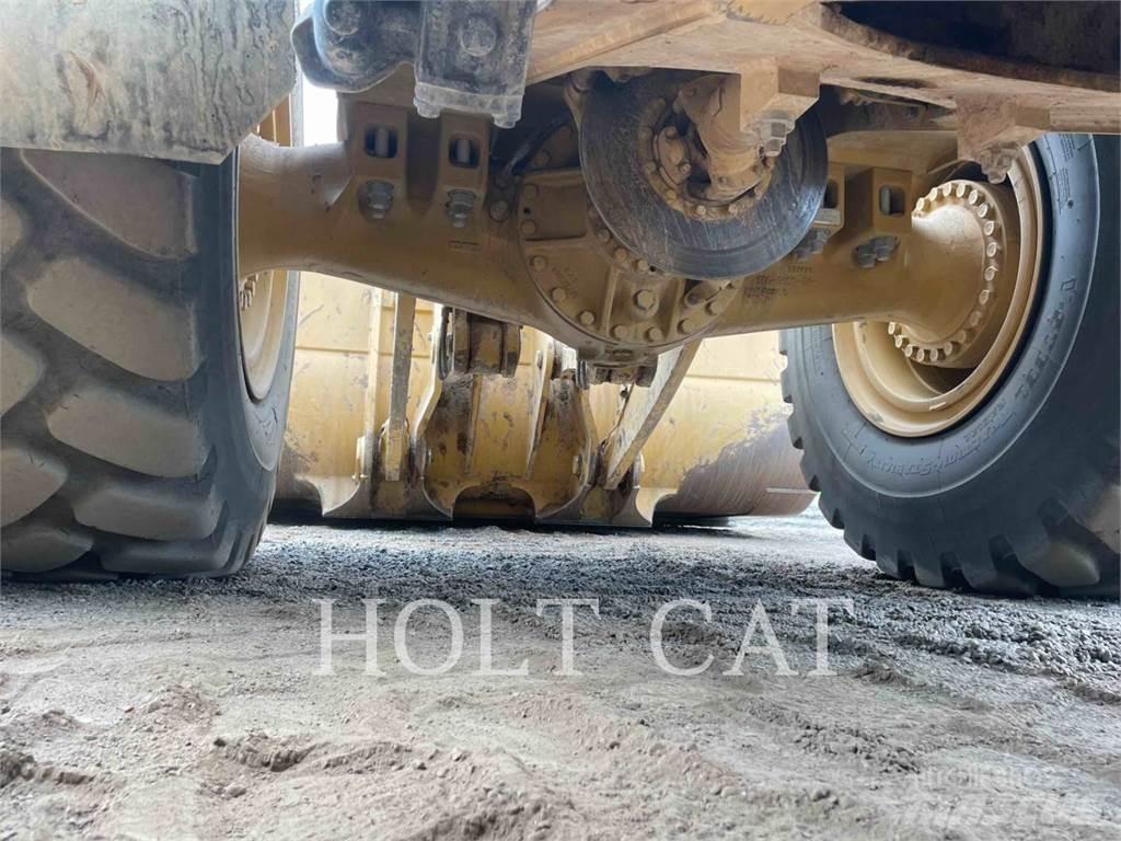 CAT 982M Læssemaskiner på hjul