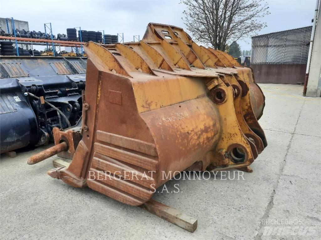 CAT 988 Skovle