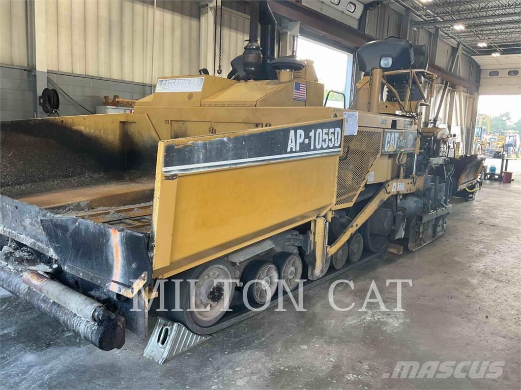 CAT AP-1055D Asfaltudlæggere
