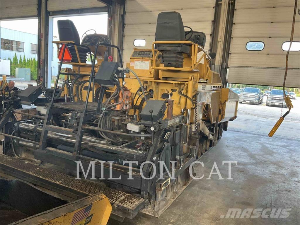 CAT AP-1055D Asfaltudlæggere