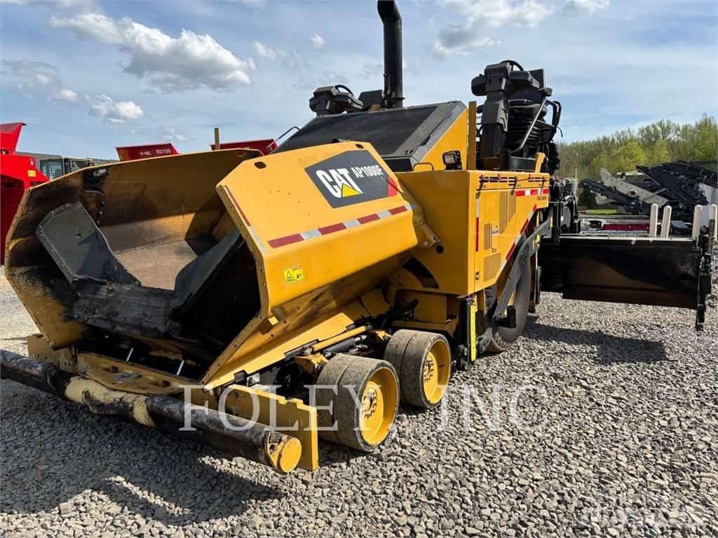 CAT AP1000F Asfaltudlæggere