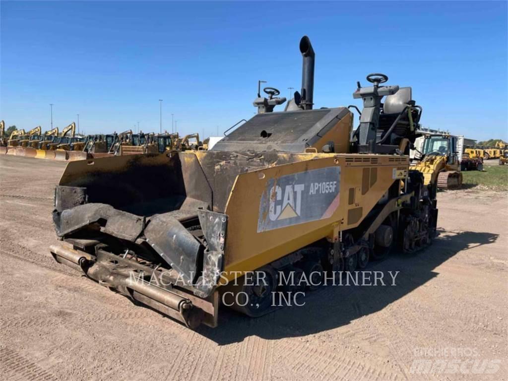 CAT AP1055F Asfaltudlæggere