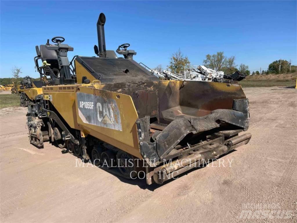 CAT AP1055F Asfaltudlæggere