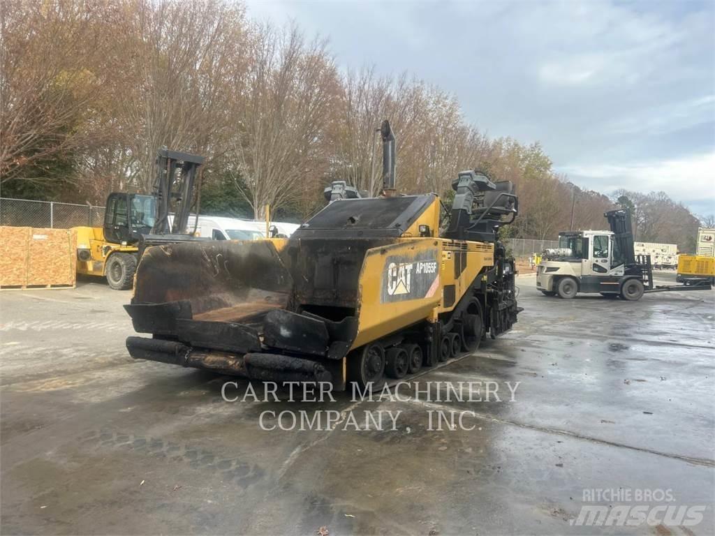 CAT AP1055F Asfaltudlæggere
