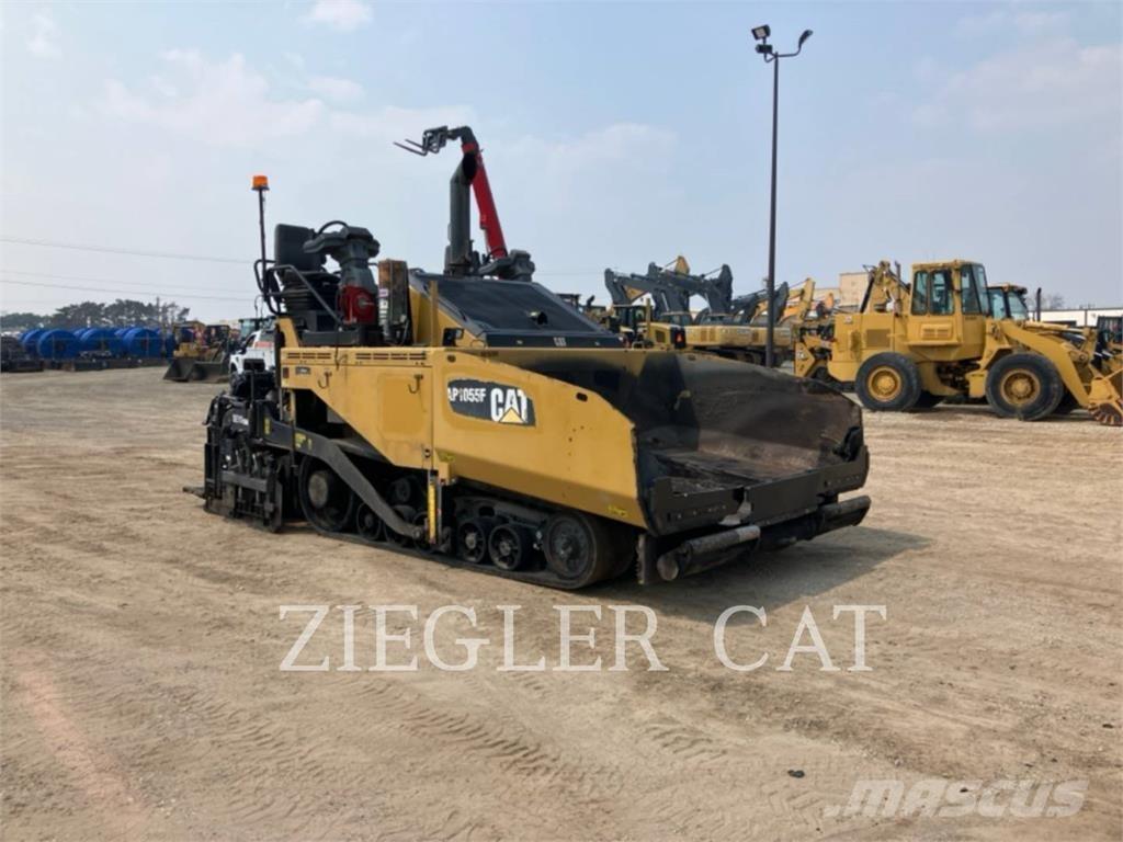 CAT AP1055F Asfaltudlæggere