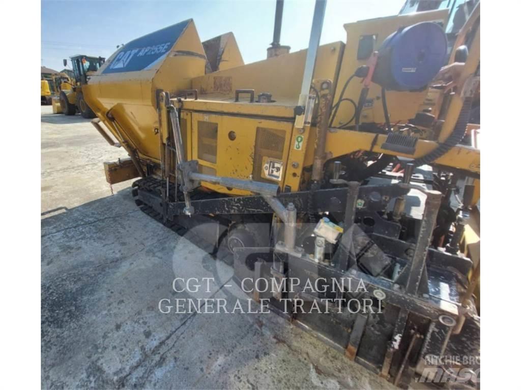 CAT AP255E Asfaltudlæggere