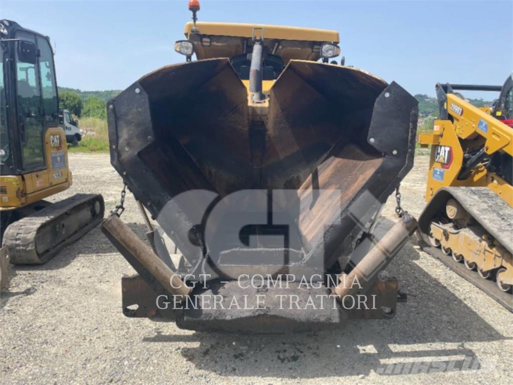 CAT AP300F Asfaltudlæggere