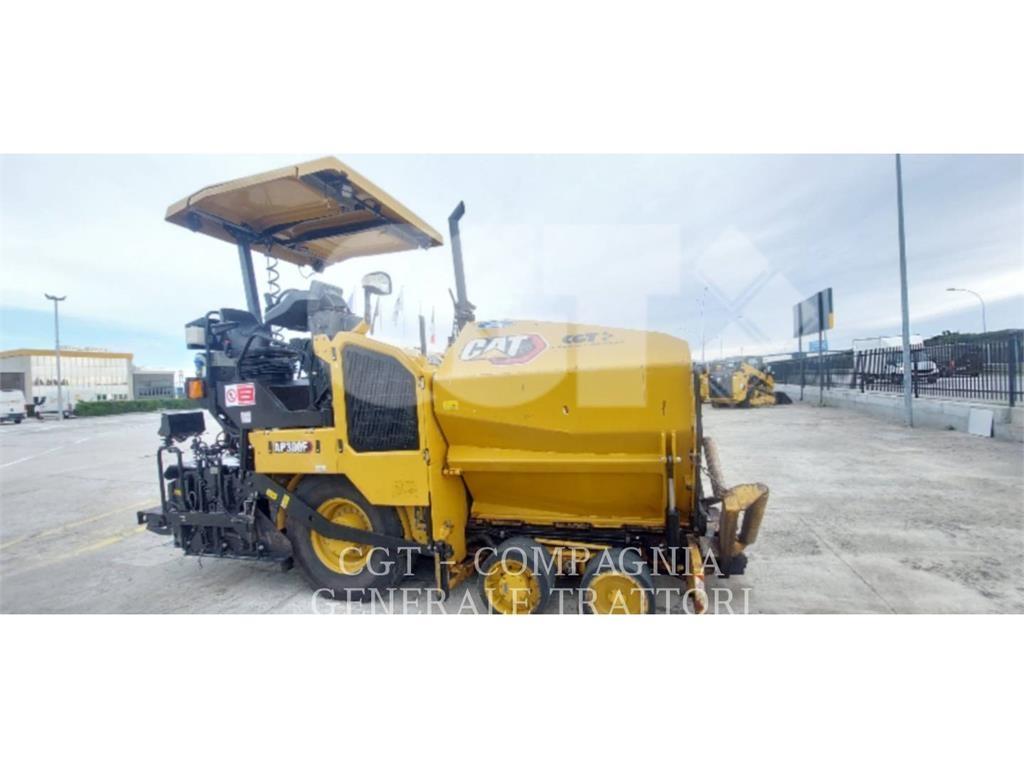 CAT AP300F Asfaltudlæggere