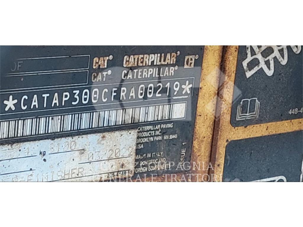 CAT AP300F Asfaltudlæggere