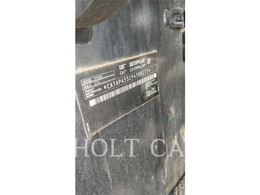 CAT AP455 Enkelt tromle