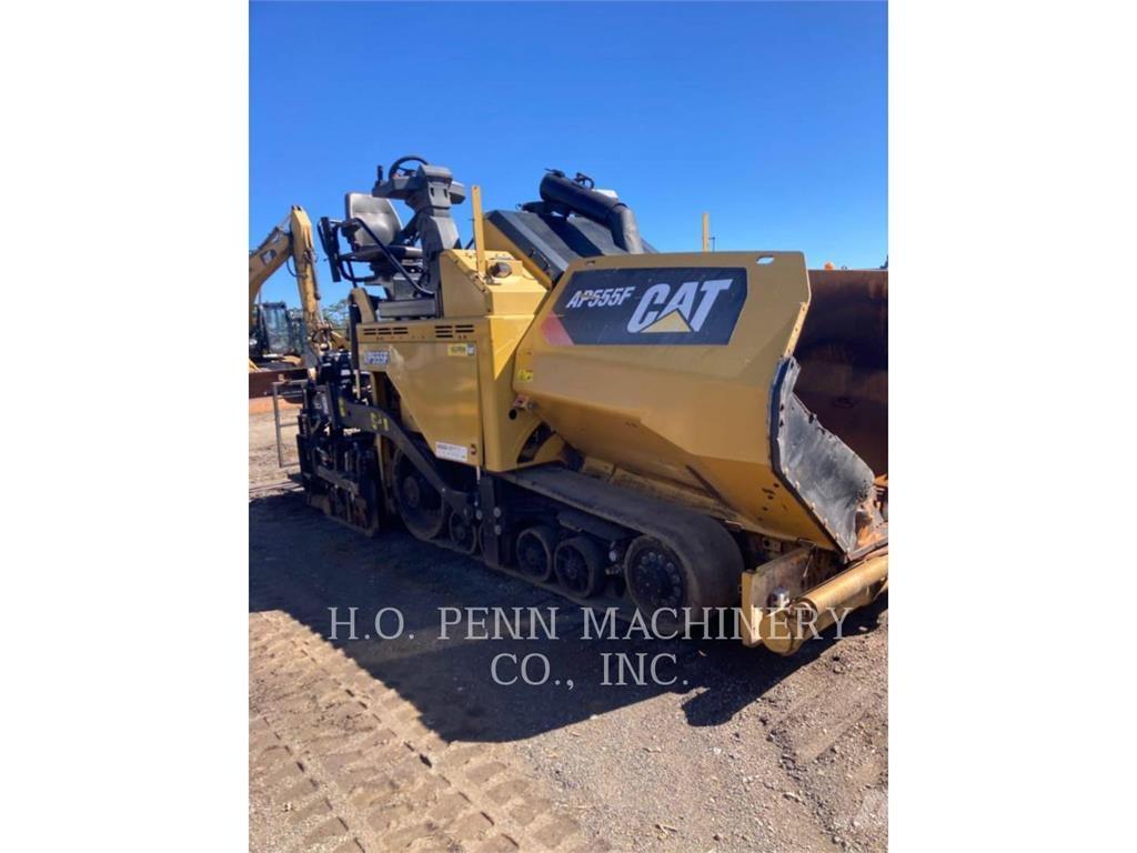 CAT AP555F Asfaltudlæggere