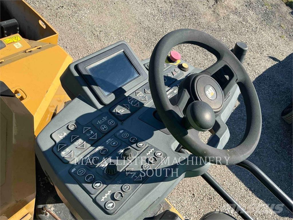 CAT AP555F Asfaltudlæggere