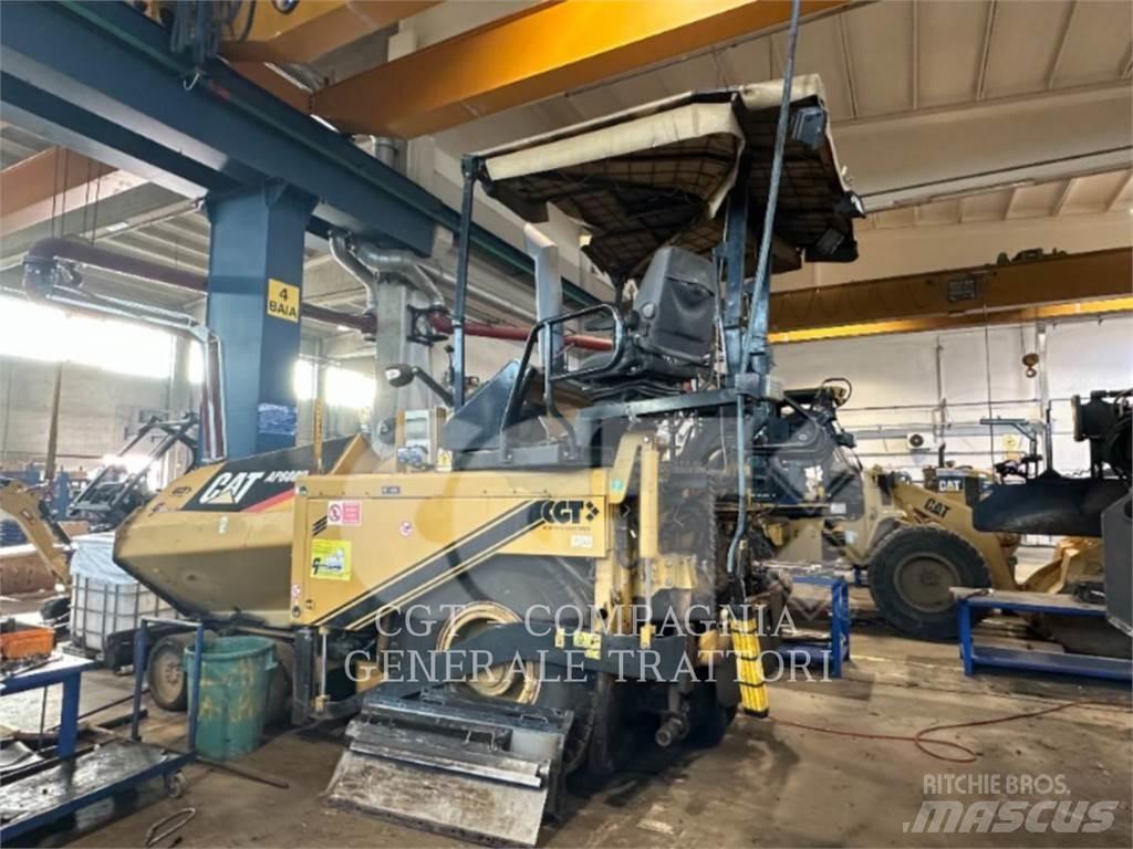 CAT AP600D Asfaltudlæggere