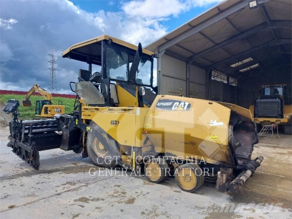 CAT AP600F Asfaltudlæggere