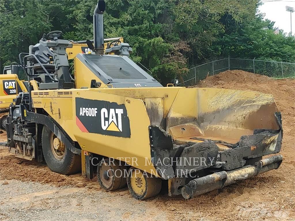 CAT AP600F Asfaltudlæggere