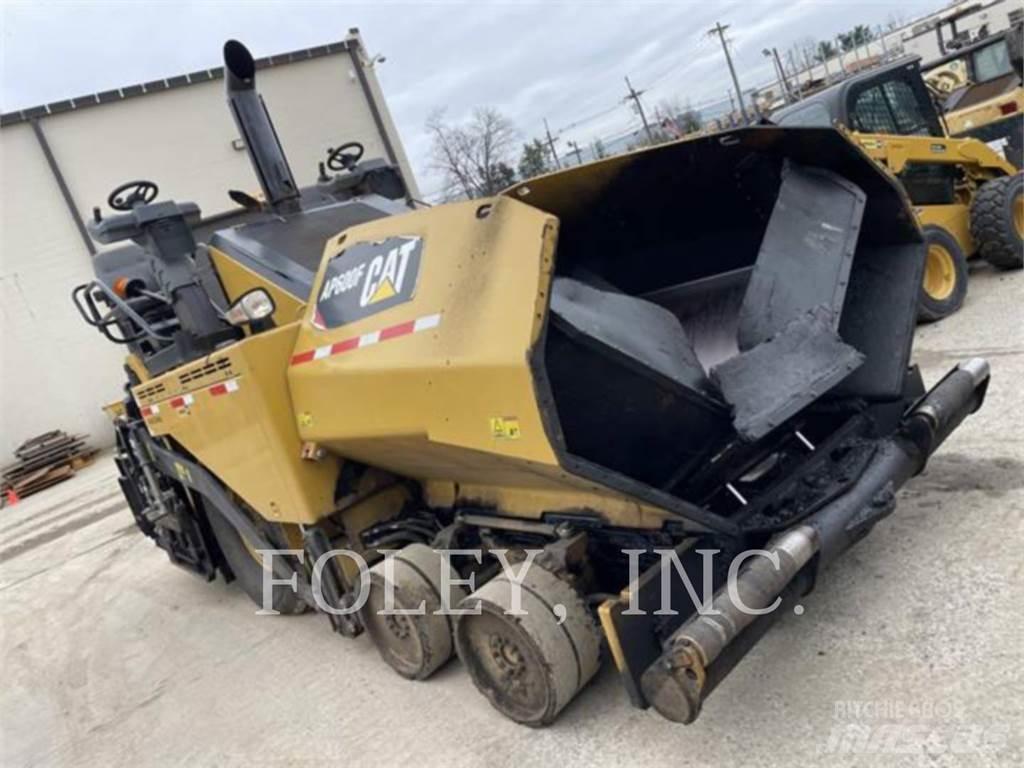 CAT AP600F Asfaltudlæggere