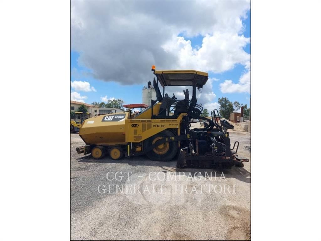 CAT AP600F Asfaltudlæggere