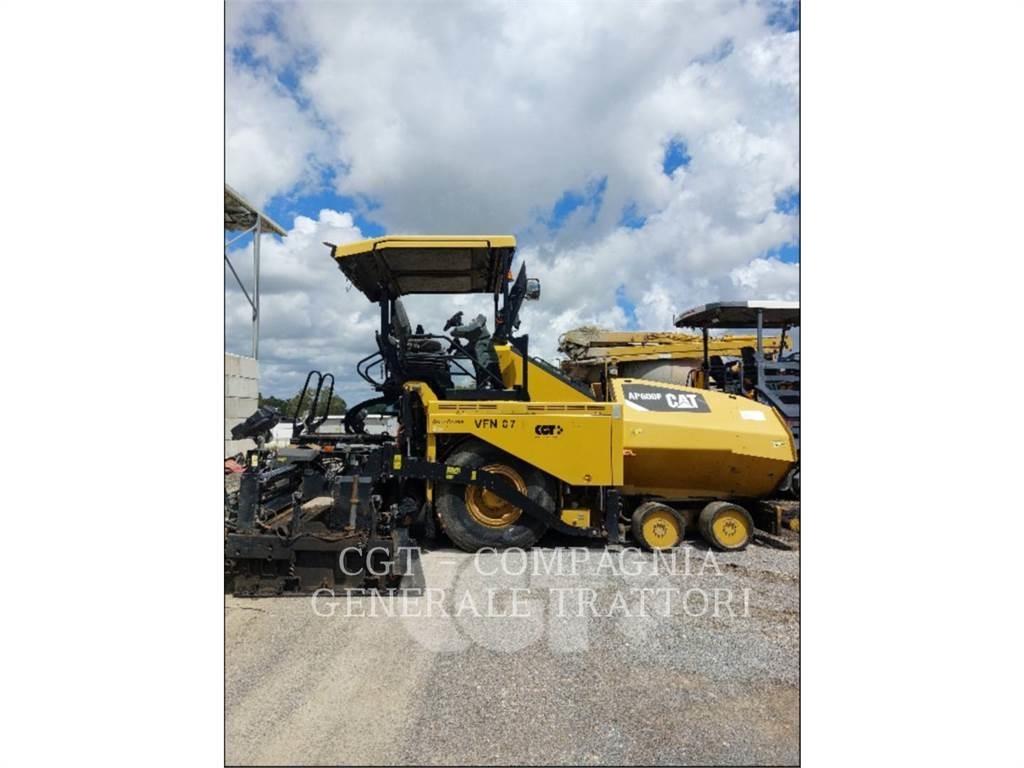 CAT AP600F Asfaltudlæggere
