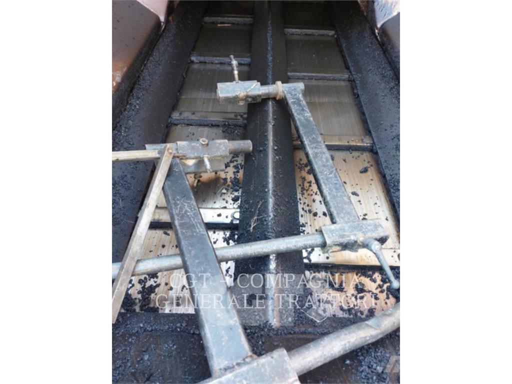 CAT AP600F Asfaltudlæggere