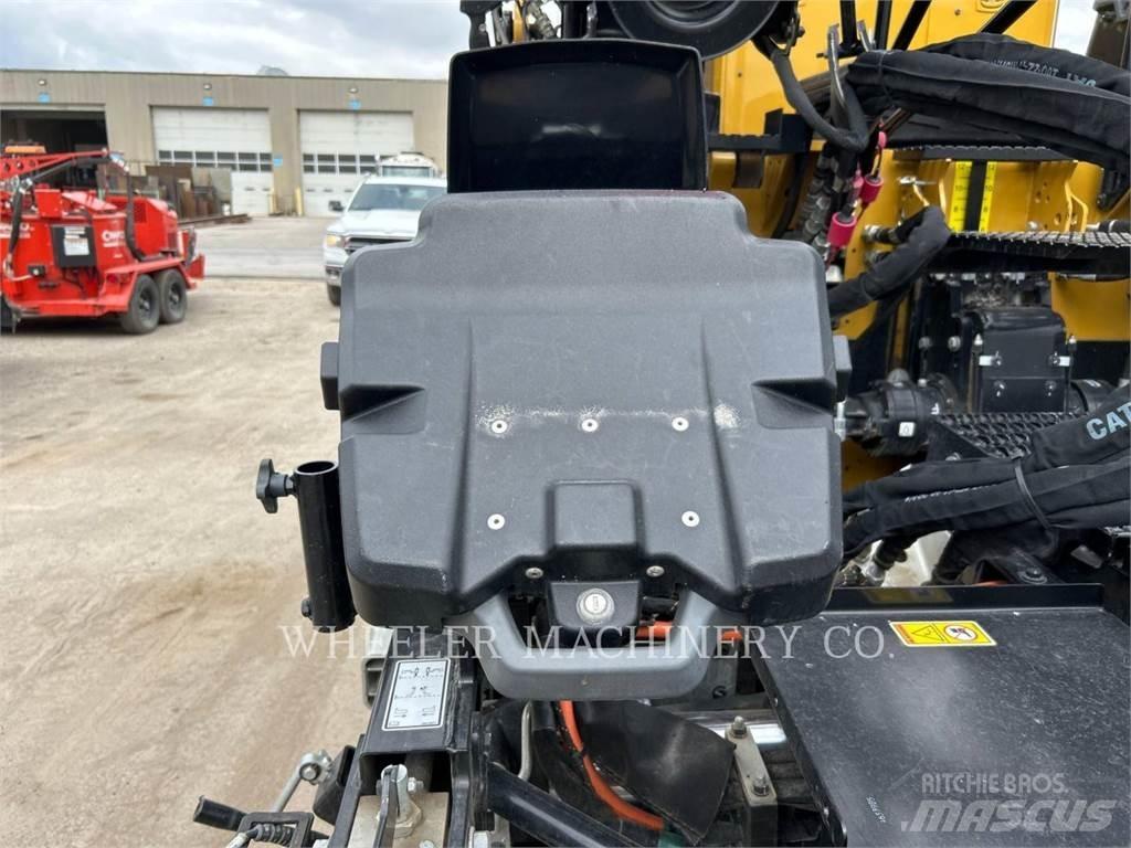CAT AP655 Asfaltudlæggere
