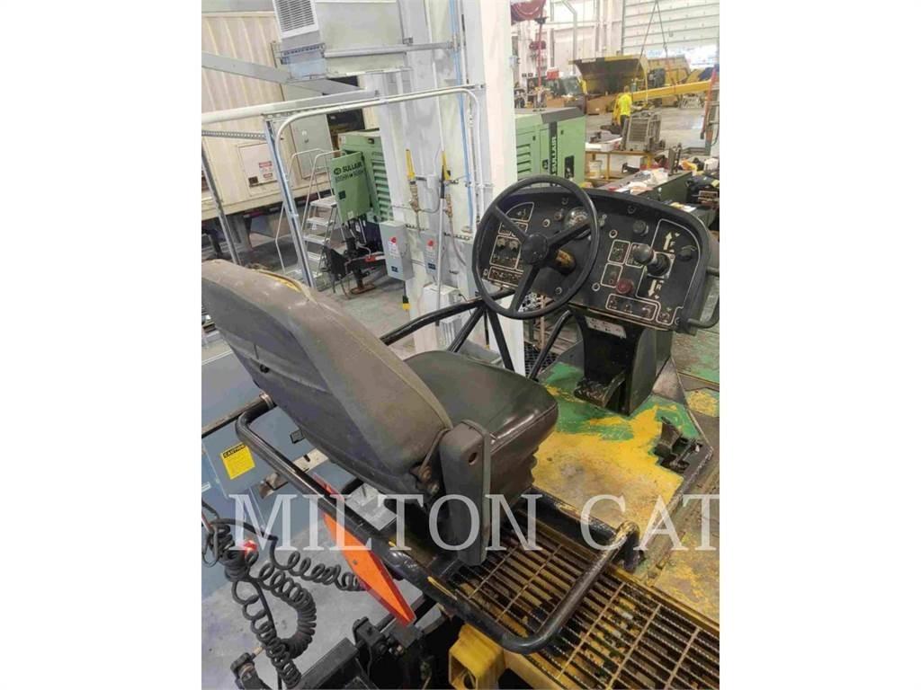 CAT BG-2455D Asfaltudlæggere