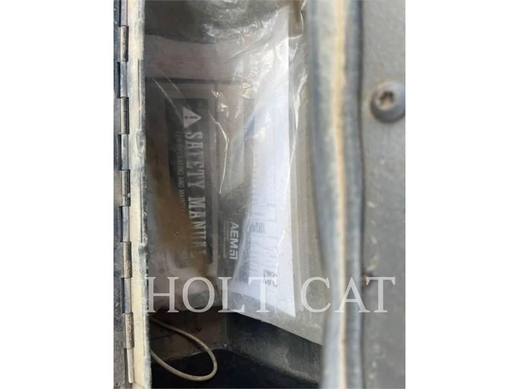 CAT CB13 Skrabere