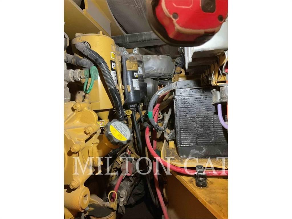 CAT CB15 Jordvibrationstromler