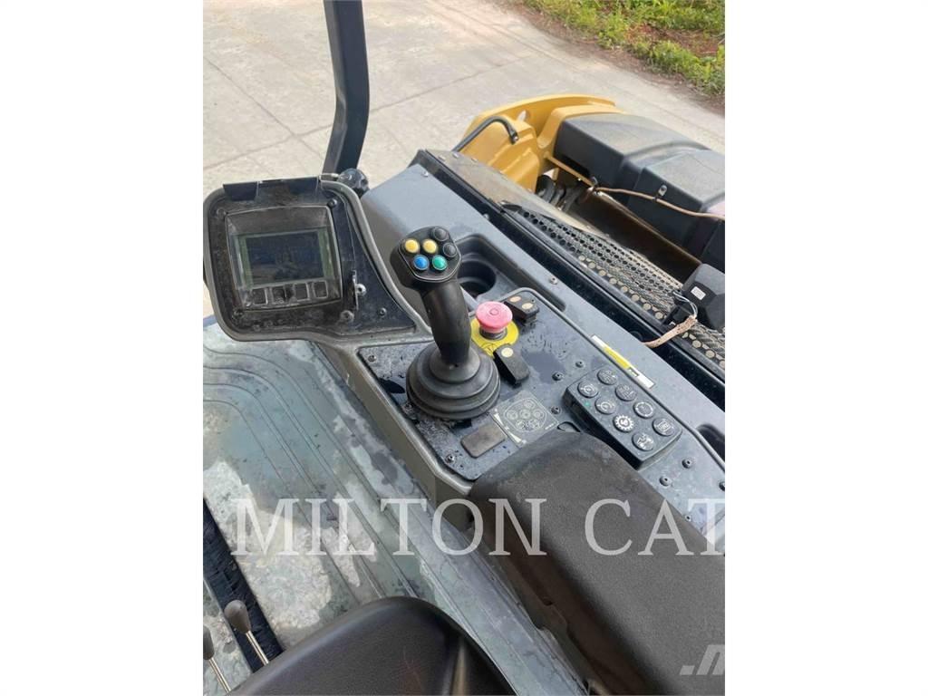 CAT CB15 Jordvibrationstromler