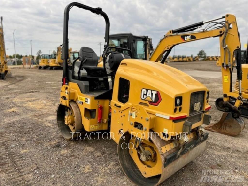 CAT CB2.7 Asfaltudlæggere