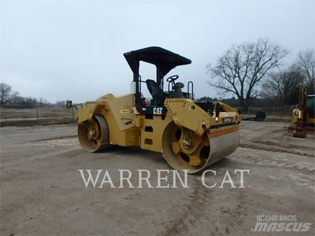 CAT CB64 Asfaltudlæggere