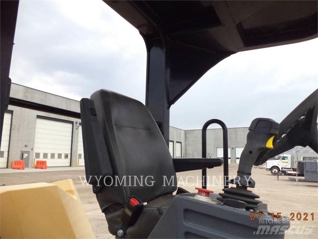 CAT CB64 Jordvibrationstromler