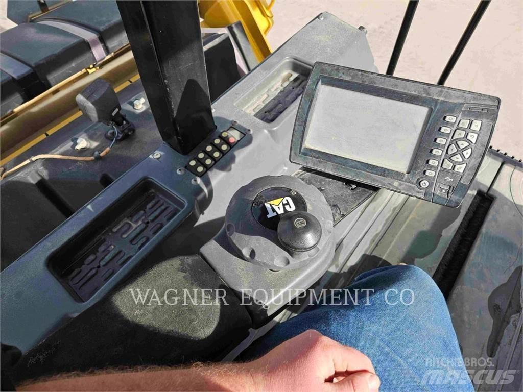 CAT CB68B Jordvibrationstromler