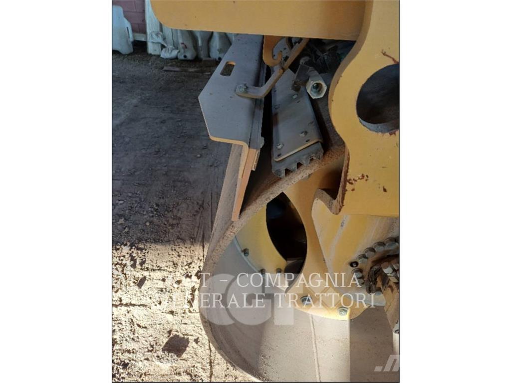 CAT CB7 Asfaltudlæggere