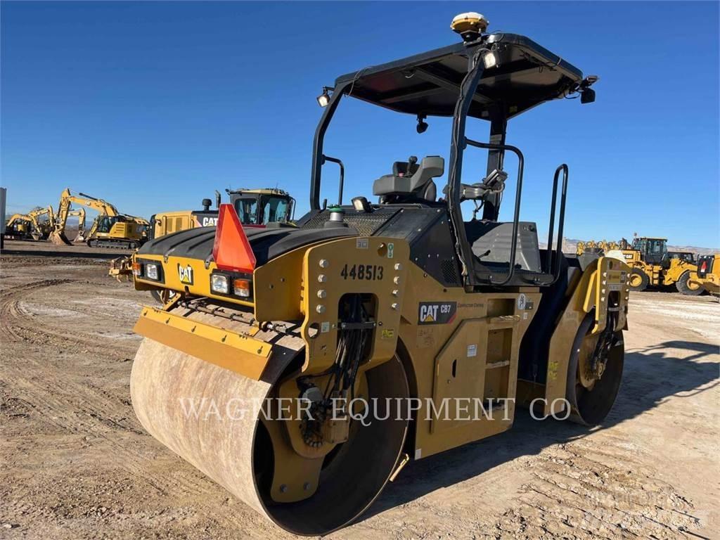 CAT CB7 Jordvibrationstromler