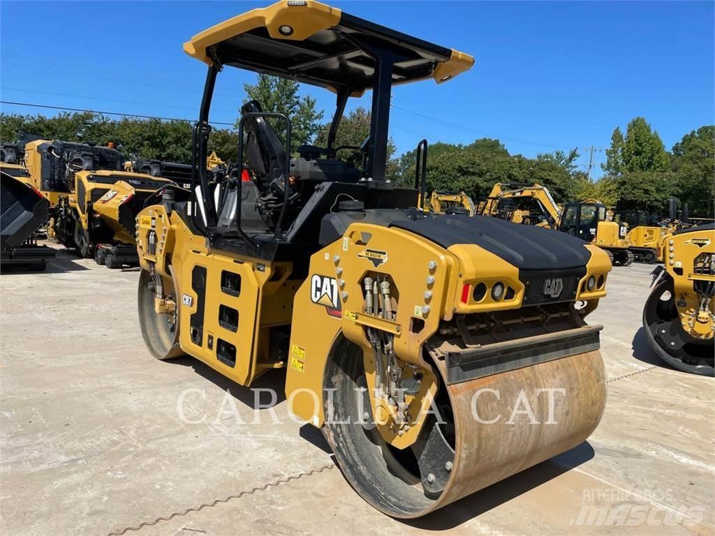 CAT CB7 Asfaltudlæggere