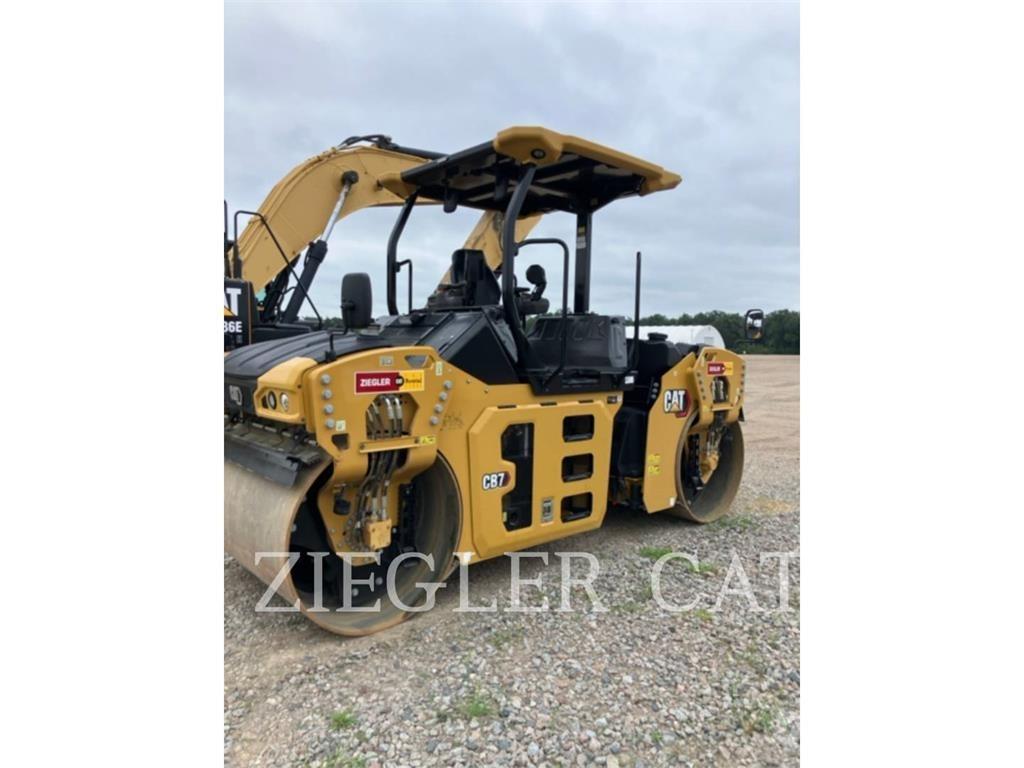 CAT CB7-02 Jordvibrationstromler