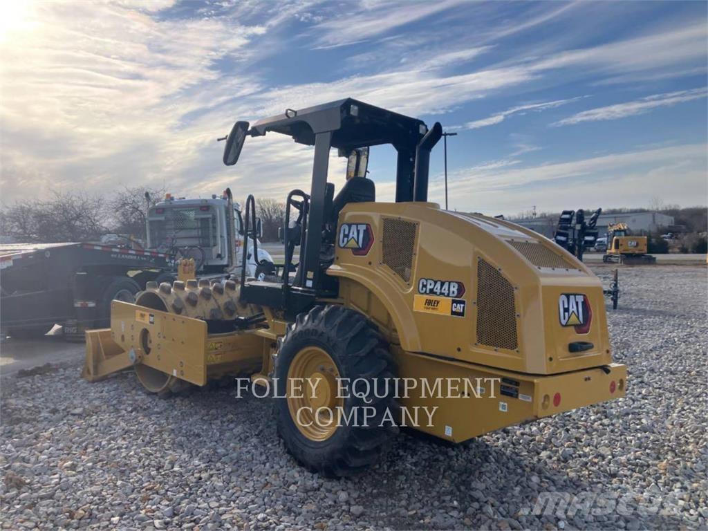 CAT CP44B Jordvibrationstromler