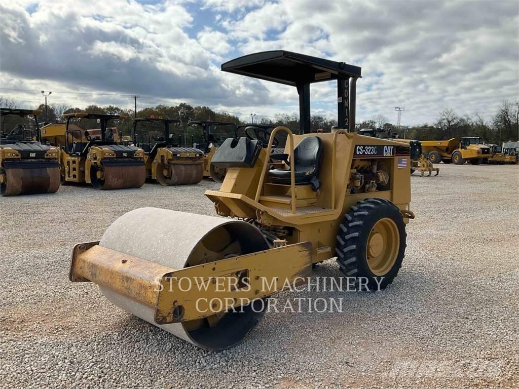 CAT CS-323C Jordvibrationstromler