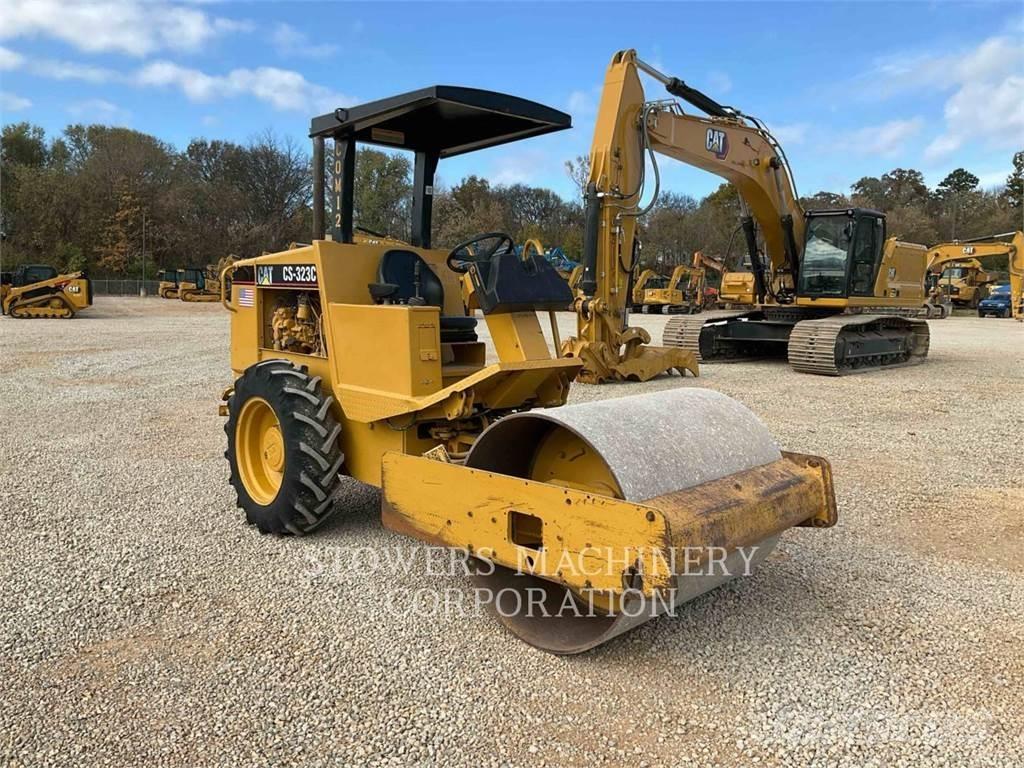 CAT CS-323C Jordvibrationstromler