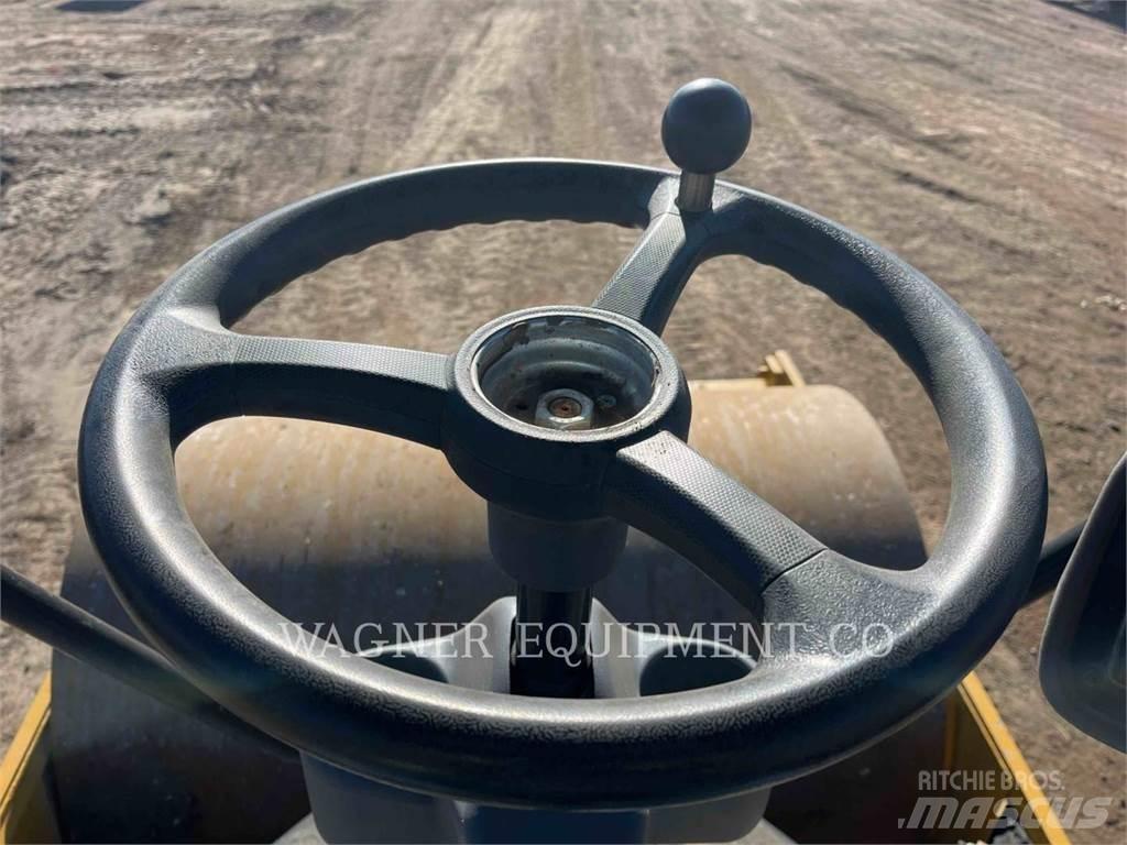 CAT CS44B Jordvibrationstromler