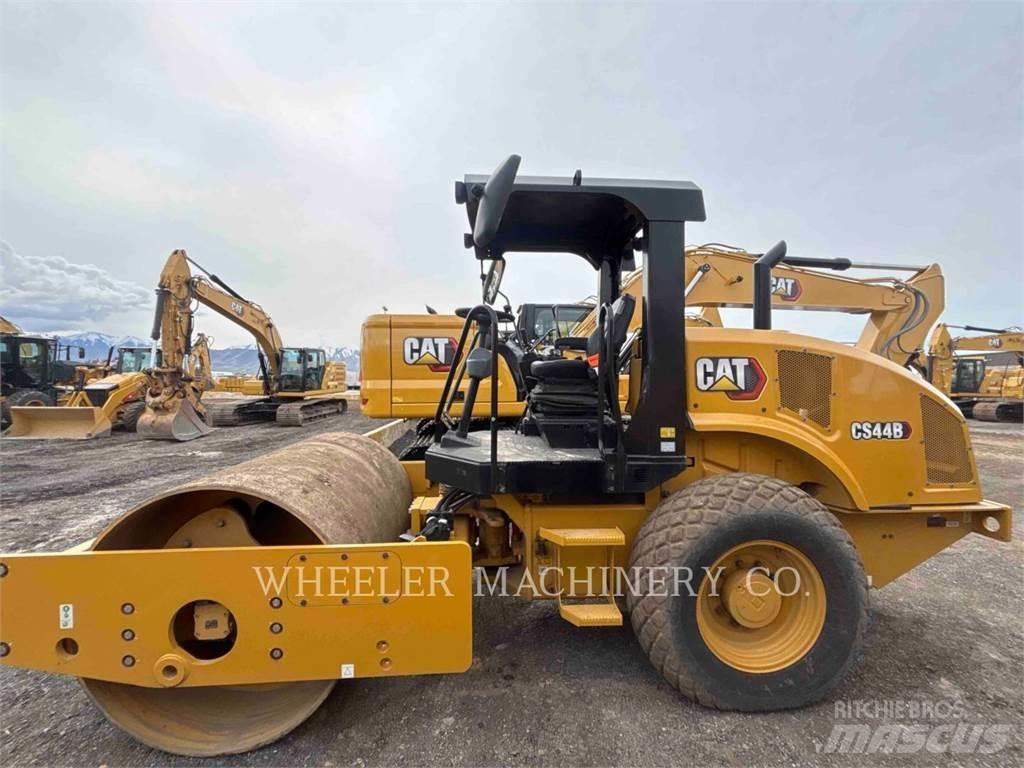 CAT CS44B Enkelt tromle