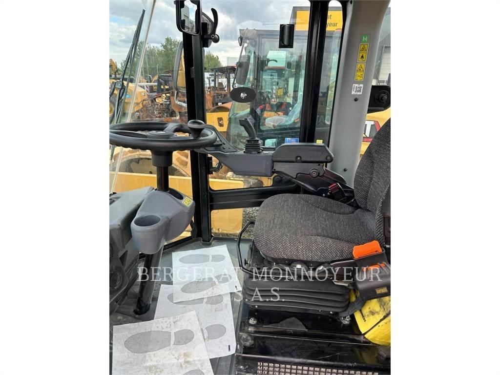 CAT CS76B Jordvibrationstromler