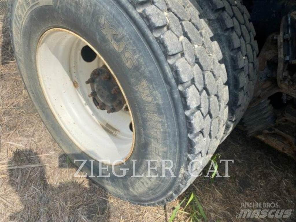 CAT CT681 Andre lastbiler