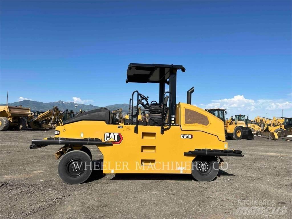 CAT CW16 Tromle med luftdæk