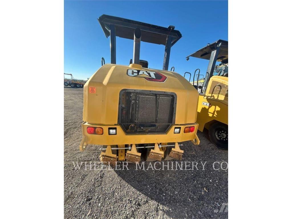 CAT CW16 Tromle med luftdæk